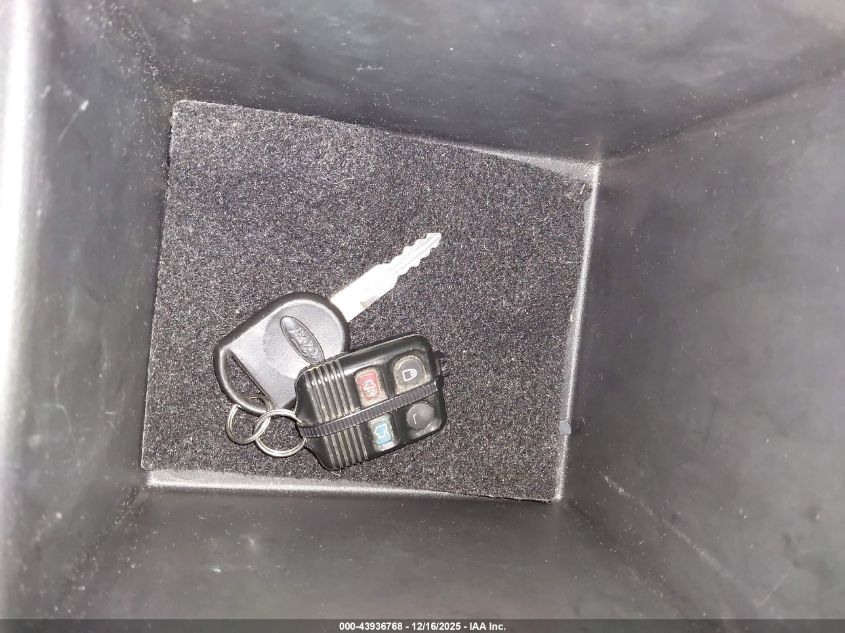 2008 Ford Explorer Xlt VIN: 1FMEU73E08UB28555 Lot: 43936768