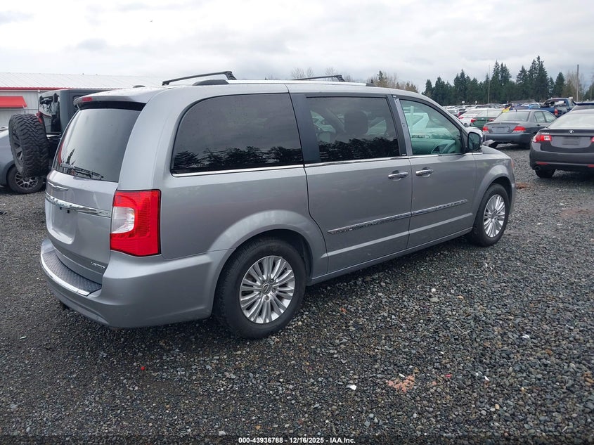 2013 Chrysler Town & Country Limited