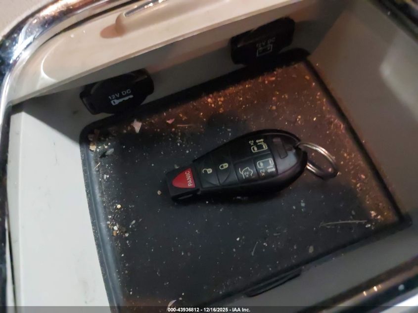 2013 Dodge Grand Caravan Sxt VIN: 2C4RDGCG3DR717596 Lot: 43936812