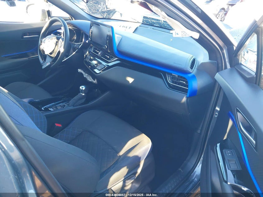 2022 Toyota C-Hr Xle