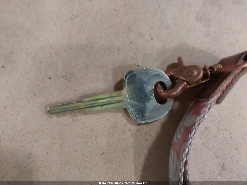 2011 Kia Soul + VIN: KNDJT2A25B7330105 Lot: 43936890