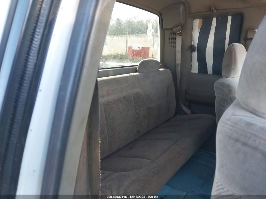 1997 Chevrolet C1500 Fleetside VIN: 2GCEC19R7V1245653 Lot: 43937116