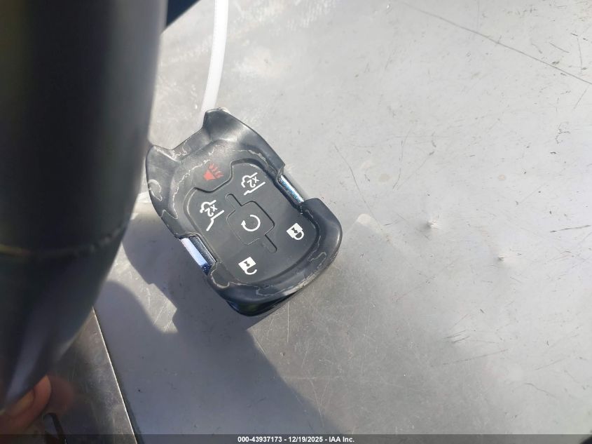 2017 Chevrolet Suburban Premier VIN: 1GNSCJKC2HR168637 Lot: 43937173