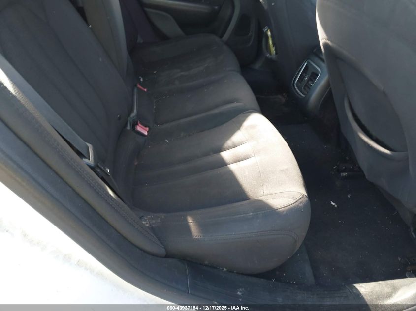 2015 Chrysler 200 Limited VIN: 1C3CCCABXFN562204 Lot: 43937184