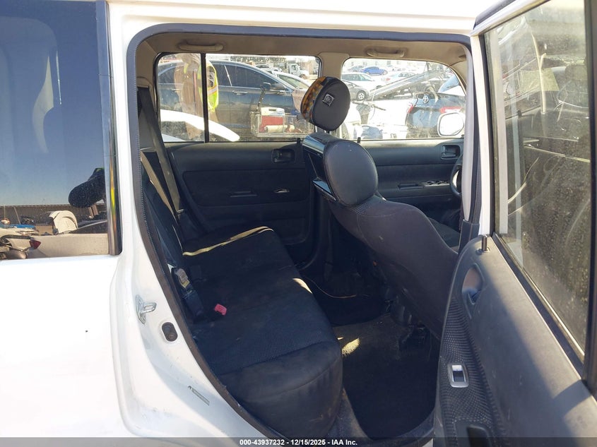 JTLKT324540169023 2004 SCION XB photo no. 8