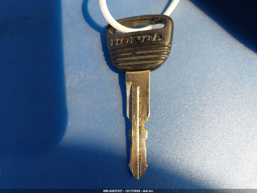 1998 Honda Civic Dx VIN: 2HGEJ6440WH102116 Lot: 43937237