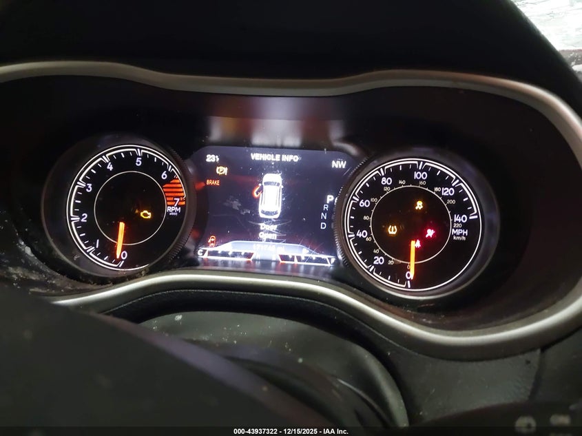 2016 JEEP CHEROKEE auction photo 7