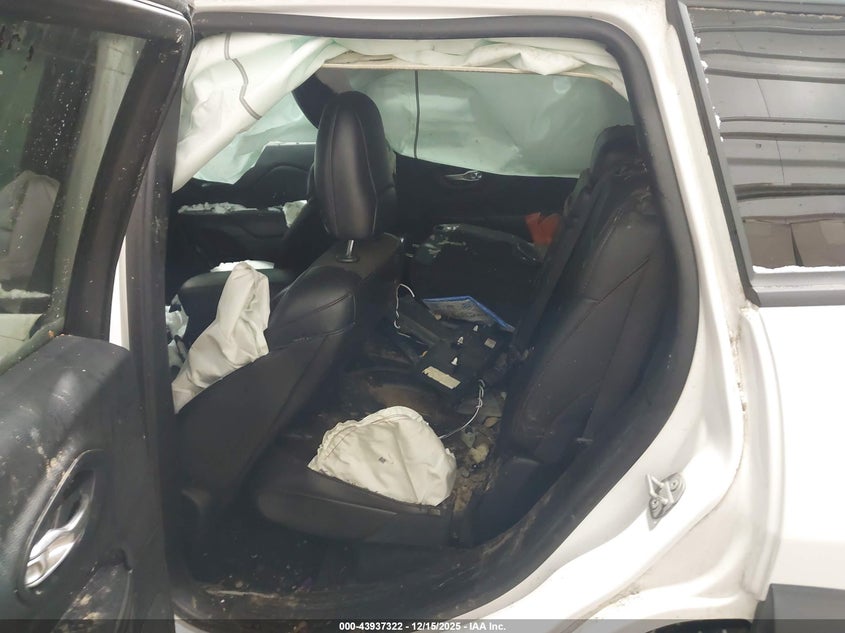 2016 JEEP CHEROKEE auction photo 8