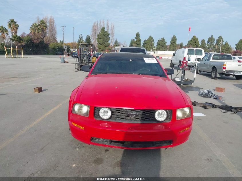 2005 Ford Mustang Gt Deluxe/Gt Premium VIN: 1ZVHT82H255129974 Lot: 43937390