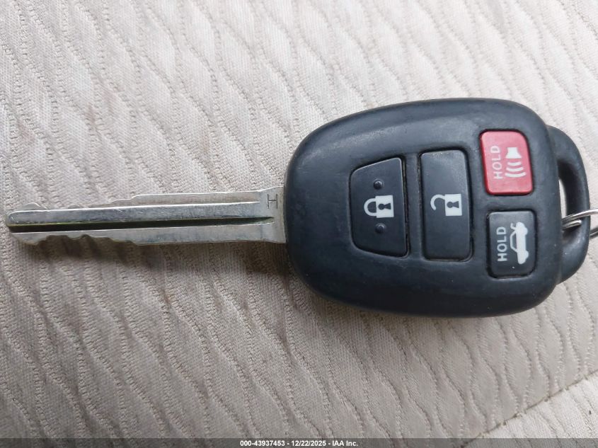 2017 Toyota Corolla Le VIN: 2T1BURHE8HC747283 Lot: 43937453