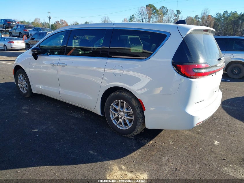 2025 Chrysler Pacifica Select