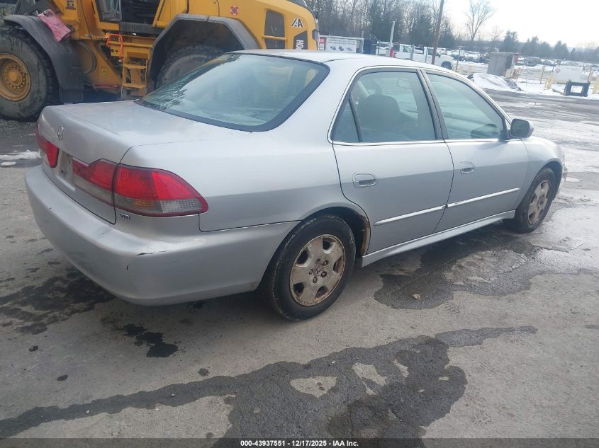 1HGCG16512A004090 2002 HONDA ACCORD photo no. 4