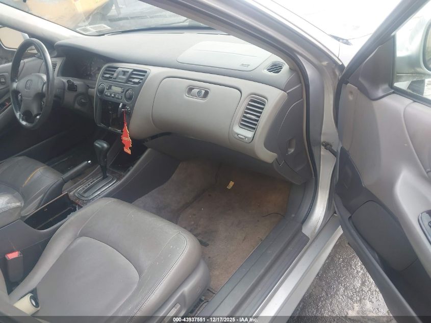 1HGCG16512A004090 2002 HONDA ACCORD photo no. 5
