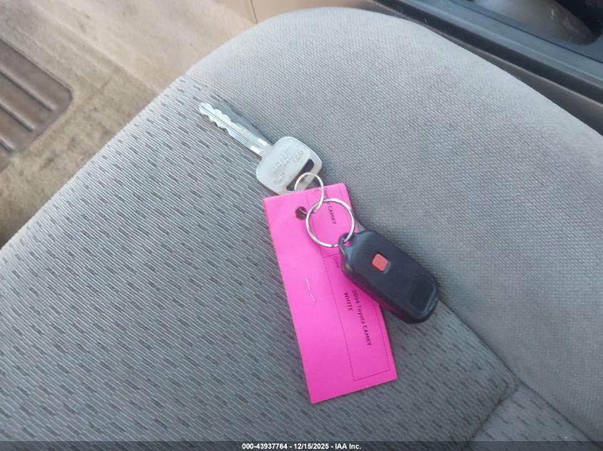 2004 Toyota Camry Le VIN: 4T1BE32K94U374062 Lot: 43937764