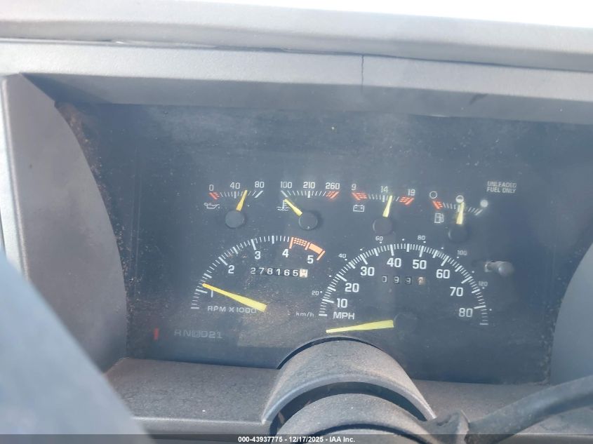 1994 Chevrolet Suburban K1500 VIN: 1GNFK16K5RJ346806 Lot: 43937775