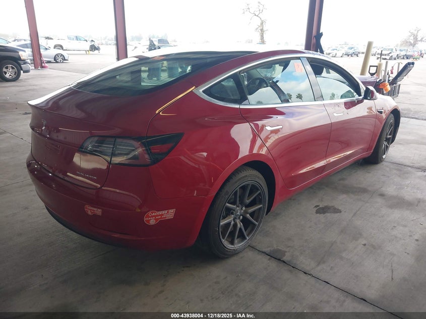 Tesla MODEL 3 — thumbnail 4