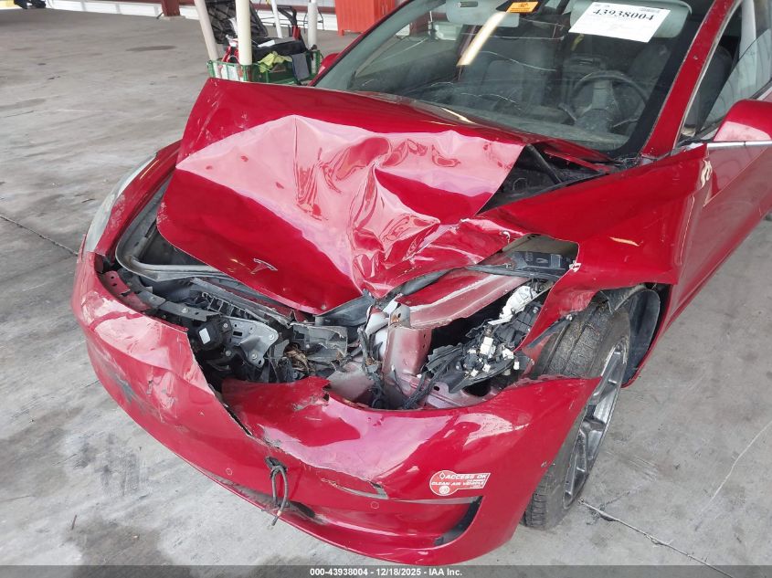 2018 Tesla Model 3 Long Range/Performance VIN: 5YJ3E1EB3JF054572 Lot: 43938004