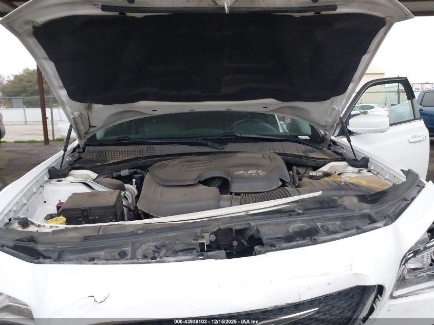 2015 Chrysler 300 Limited VIN: 2C3CCAAG1FH891690 Lot: 43938103