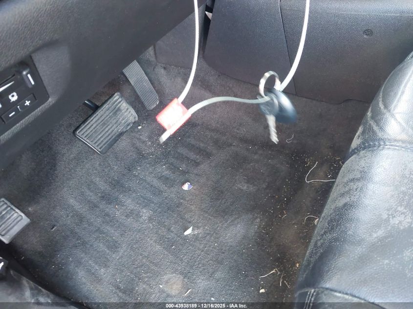 2013 Chevrolet Suburban 1500 Lt VIN: 1GNSKJE7XDR230233 Lot: 43938189