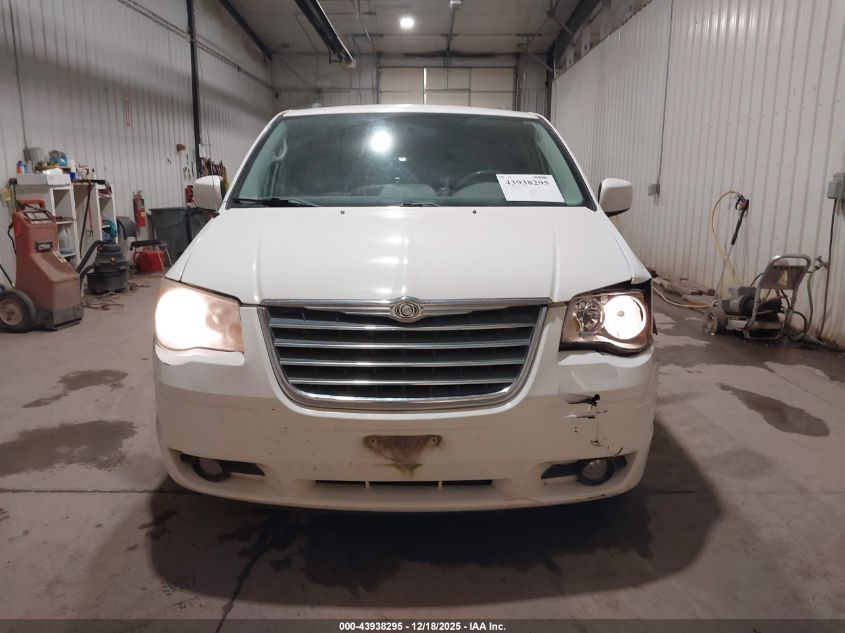 2010 Chrysler Town & Country Touring VIN: 2A4RR5D18AR381398 Lot: 43938295