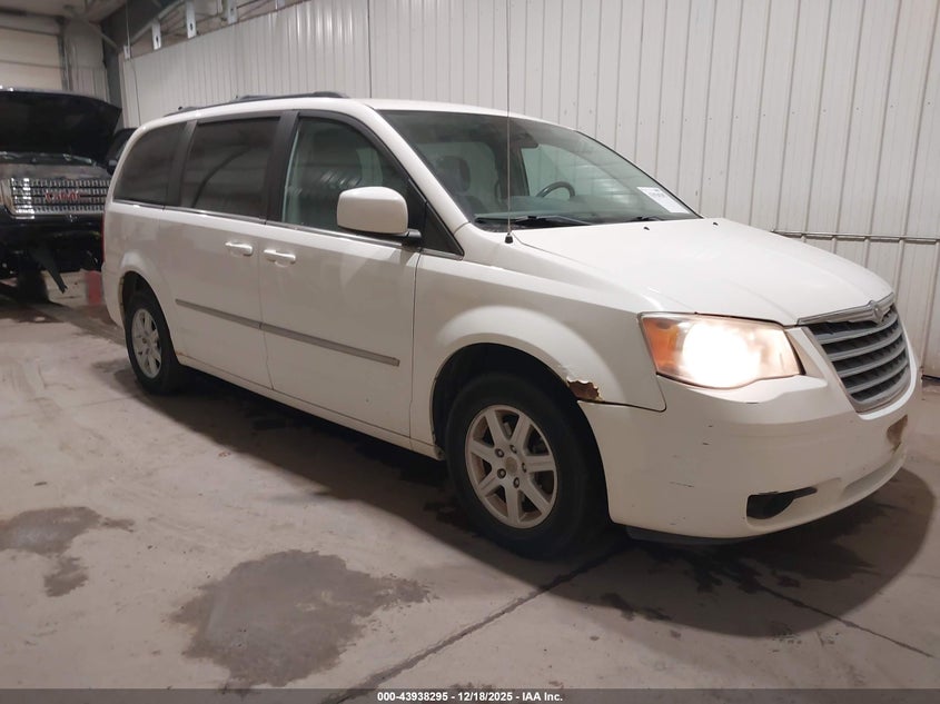 2010 Chrysler Town & Country Touring