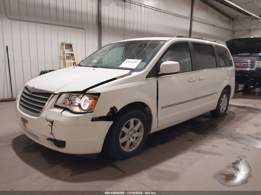 2010 Chrysler Town & Country Touring