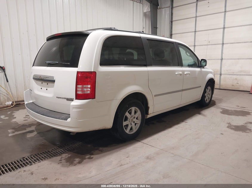 2010 Chrysler Town & Country Touring