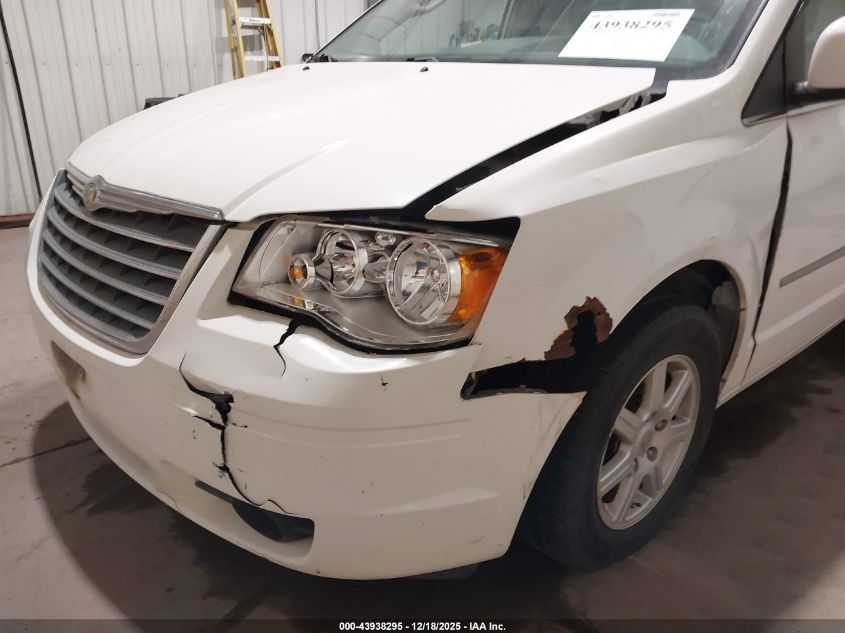 2010 Chrysler Town & Country Touring VIN: 2A4RR5D18AR381398 Lot: 43938295