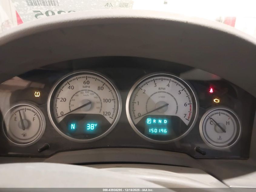 2010 Chrysler Town & Country Touring VIN: 2A4RR5D18AR381398 Lot: 43938295