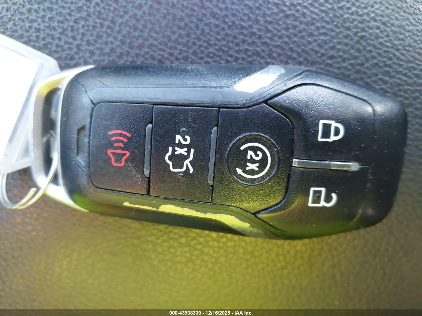 2014 Ford Fusion Titanium VIN: 3FA6P0K98ER235762 Lot: 43938330