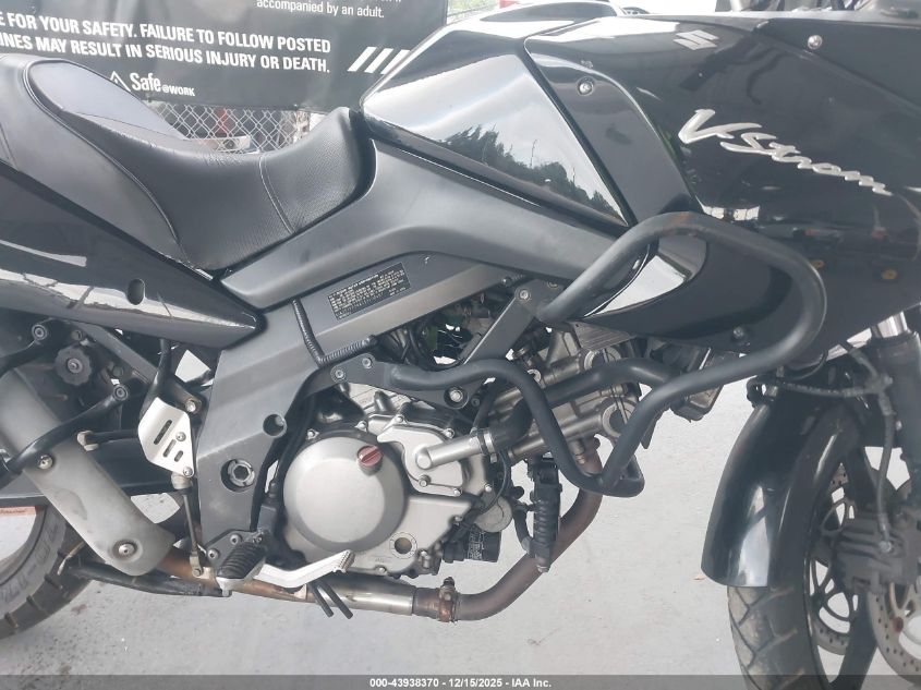 2005 Suzuki Dl650 K VIN: JS1VP54A352100407 Lot: 43938370