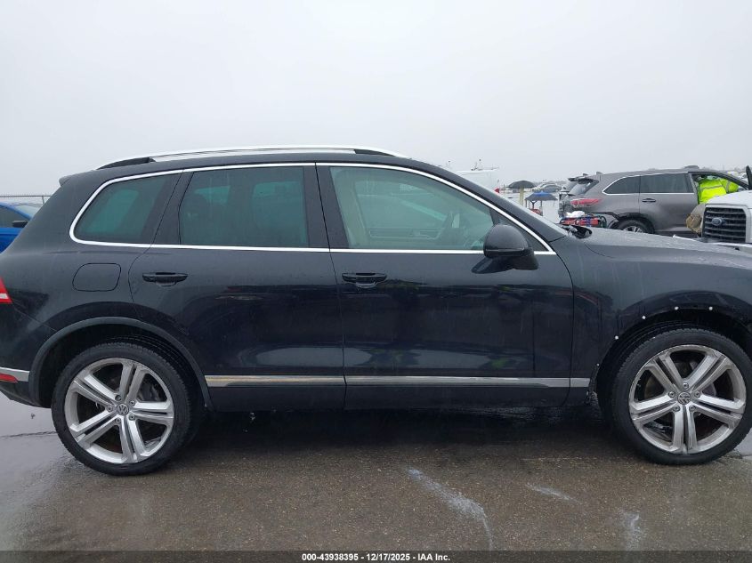 2017 Volkswagen Touareg V6 Executive VIN: WVGGF7BPXHD001396 Lot: 43938395