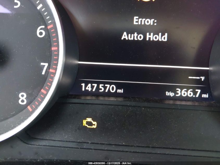 2017 Volkswagen Touareg V6 Executive VIN: WVGGF7BPXHD001396 Lot: 43938395