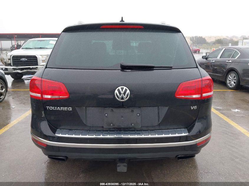 2017 Volkswagen Touareg V6 Executive VIN: WVGGF7BPXHD001396 Lot: 43938395