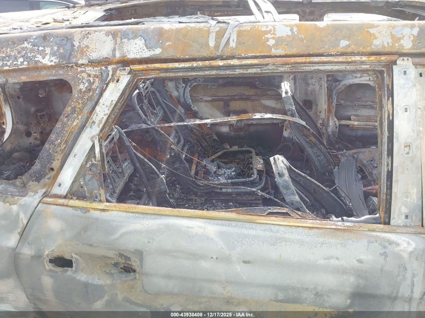 2017 Hyundai Santa Fe Limited Ultimate VIN: KM8SR4HF5HU179392 Lot: 43938408