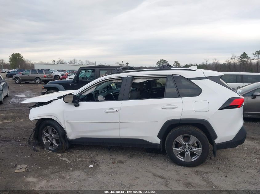 2023 Toyota Rav4 Xle VIN: 2T3P1RFV2PC390111 Lot: 43938413