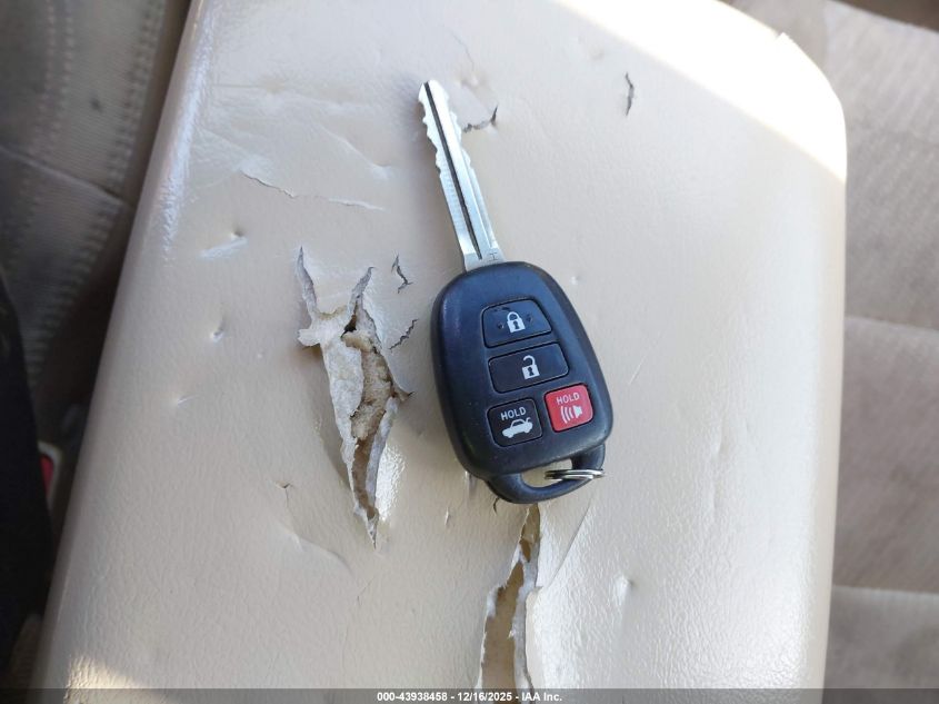 2017 Toyota Camry Le VIN: 4T1BF1FK4HU641724 Lot: 43938458