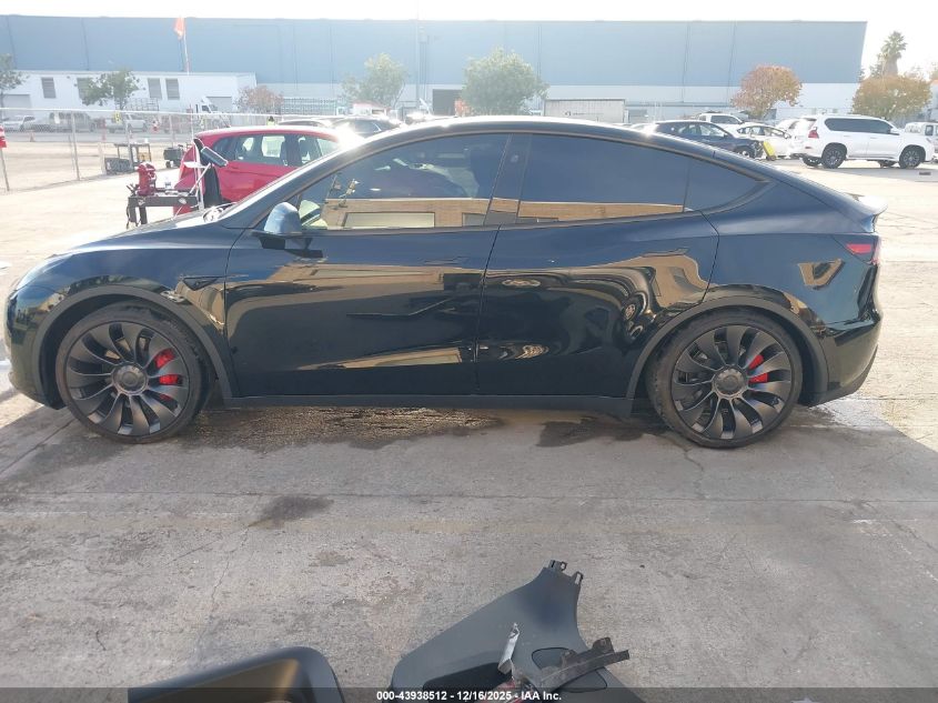 2024 Tesla Model Y Performance Dual Motor All-Wheel Drive VIN: 7SAYGDEF8RF076845 Lot: 43938512