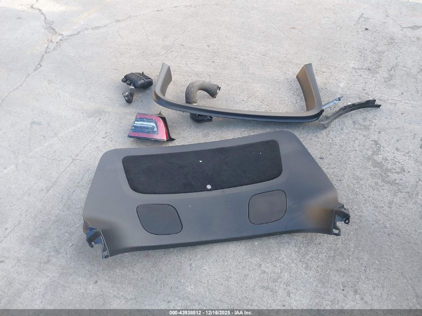 2024 Tesla Model Y Performance Dual Motor All-Wheel Drive VIN: 7SAYGDEF8RF076845 Lot: 43938512