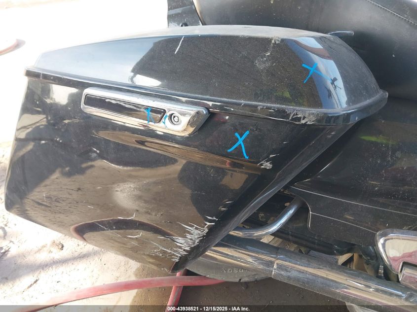 2011 Harley-Davidson Fltrx VIN: 1HD1KHM15BB637293 Lot: 43938521