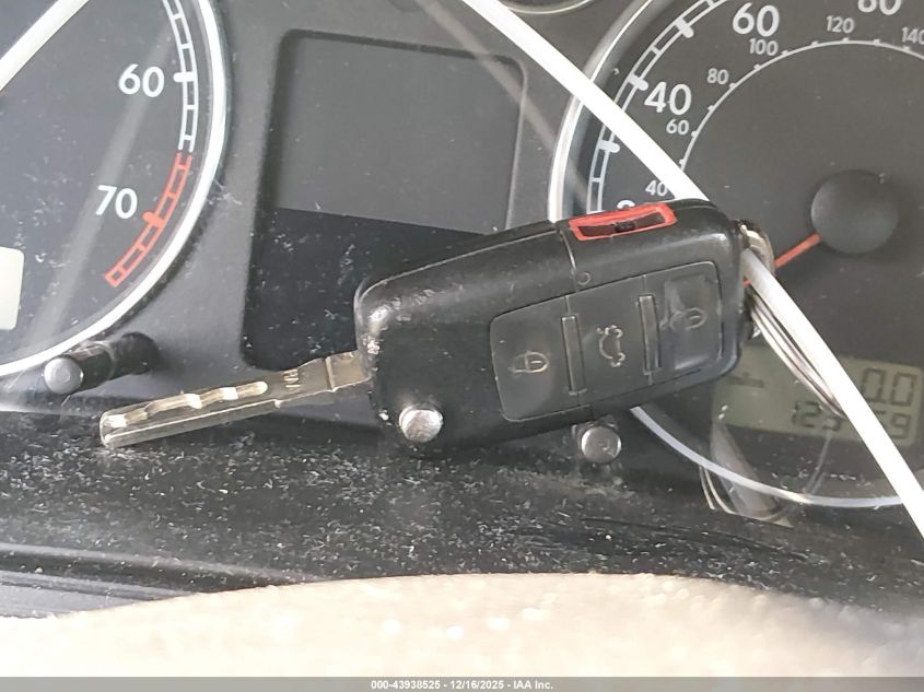 2004 Volkswagen Passat Glx VIN: WVWTH63B84P040927 Lot: 43938525