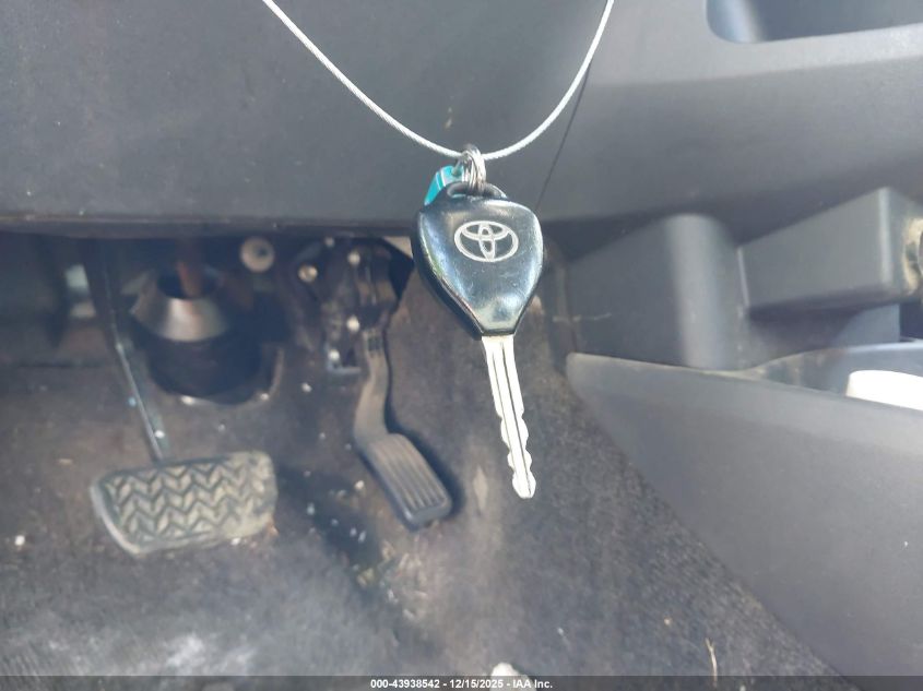 2008 Toyota Yaris VIN: JTDJT923185206398 Lot: 43938542