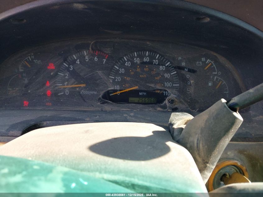 2000 Toyota Tundra Sr5 V8 VIN: 5TBRT3418YS001269 Lot: 43938561