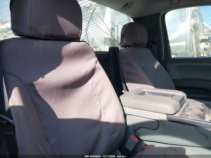 2018 Chevrolet Silverado 3500Hd Chassis Wt VIN: 1GB3CYCY9JF196303 Lot: 43938603