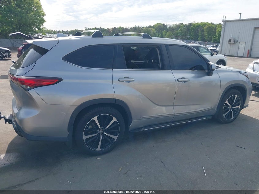 2022 TOYOTA HIGHLANDER auction photo 6