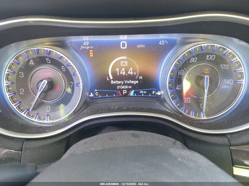 2015 Chrysler 300 Limited VIN: 2C3CCAAGXFH815501 Lot: 43938608