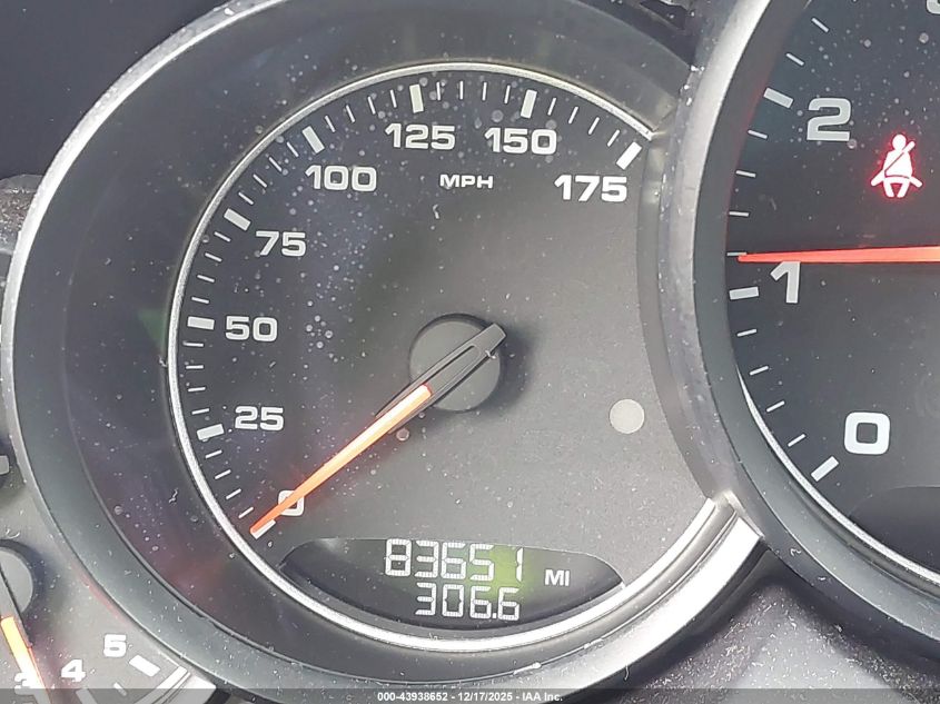 2017 Porsche Cayenne Platinum Edition VIN: WP1AA2A24HKA82505 Lot: 43938652