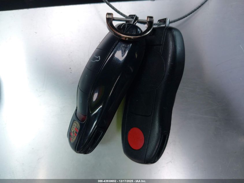 2017 Porsche Cayenne Platinum Edition VIN: WP1AA2A24HKA82505 Lot: 43938652