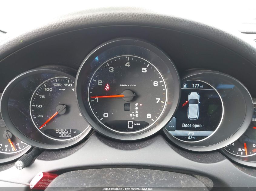 2017 Porsche Cayenne Platinum Edition VIN: WP1AA2A24HKA82505 Lot: 43938652