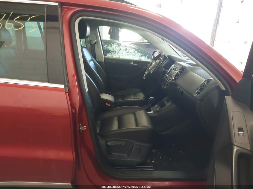 WVGBV7AX2FW048082 2015 VOLKSWAGEN TIGUAN photo no. 5